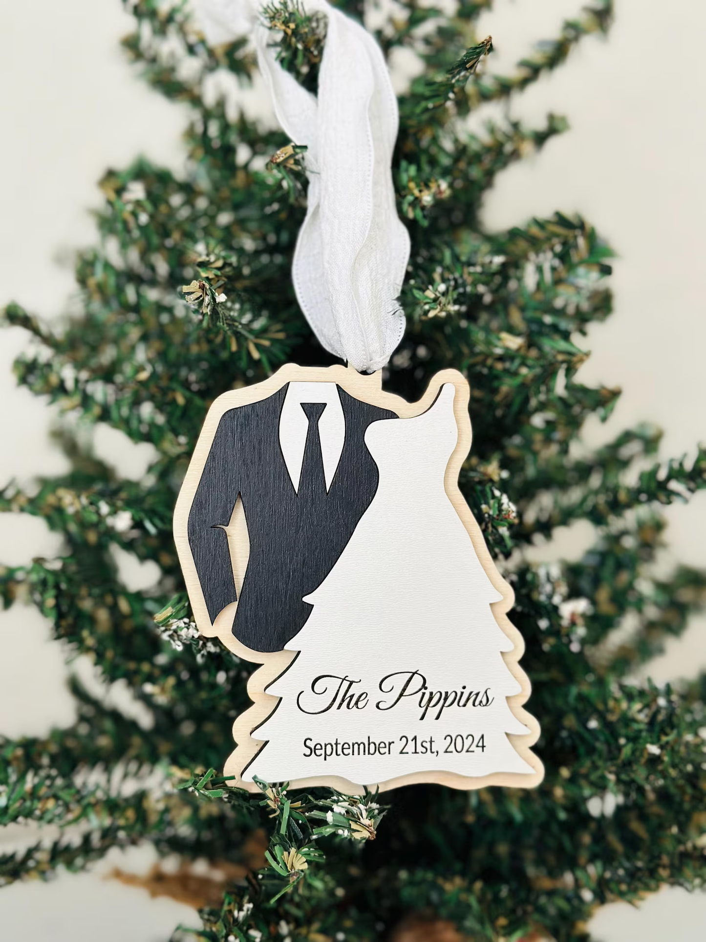 Personalized Wedding Couples Ornament